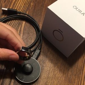 Oura ring size 8 + charger